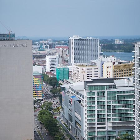 Petronella Suites Apartment @ Jesselton Quay Кота-Кінабалу Екстер'єр фото