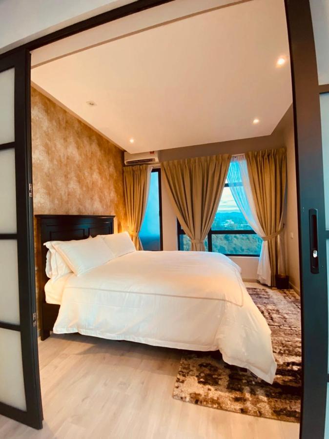 Petronella Suites Apartment @ Jesselton Quay Кота-Кінабалу Екстер'єр фото