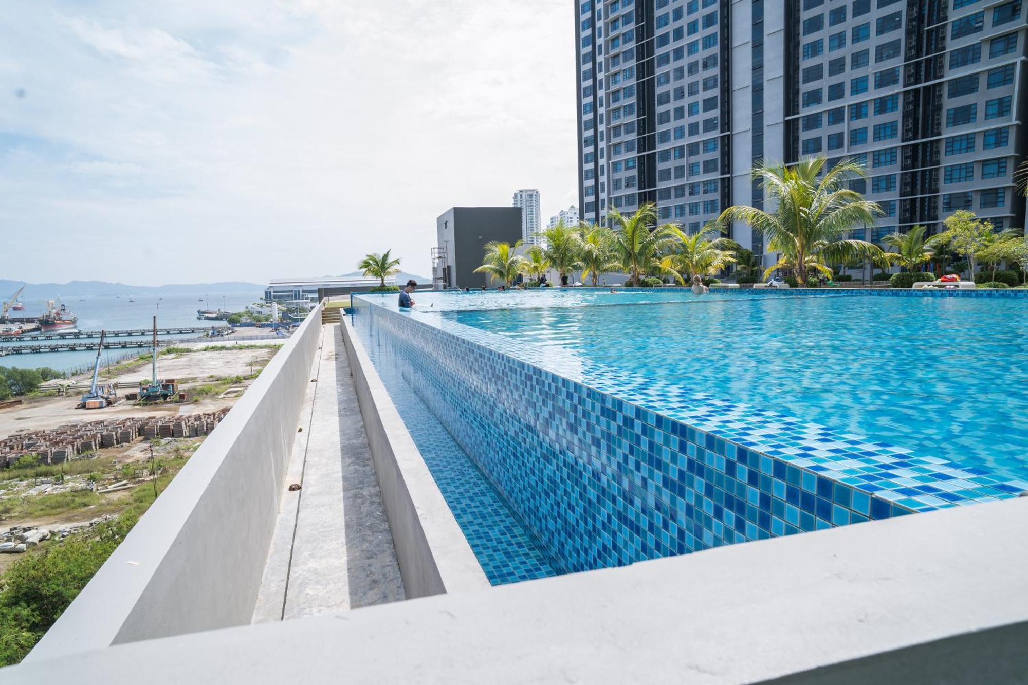 Petronella Suites Apartment @ Jesselton Quay Кота-Кінабалу Екстер'єр фото
